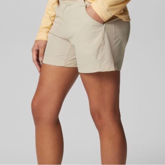 Columbia Women’s PFG Tan Outdoor Shorts Size Small - Picture 3 of 9